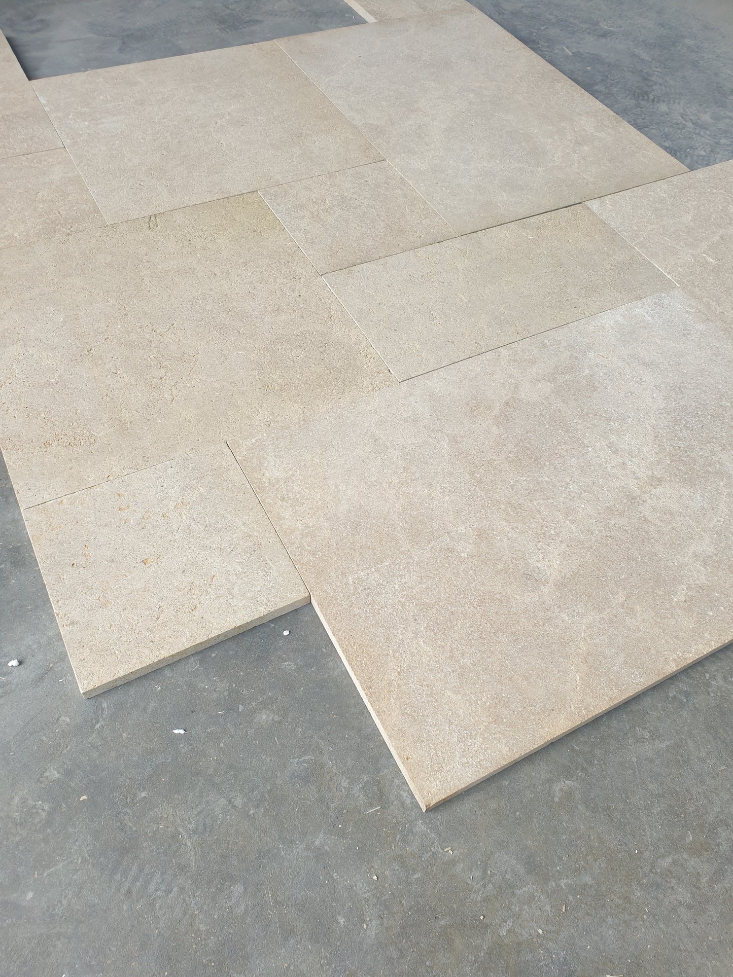 Basse Beige Little Roman Pattern x 15mm