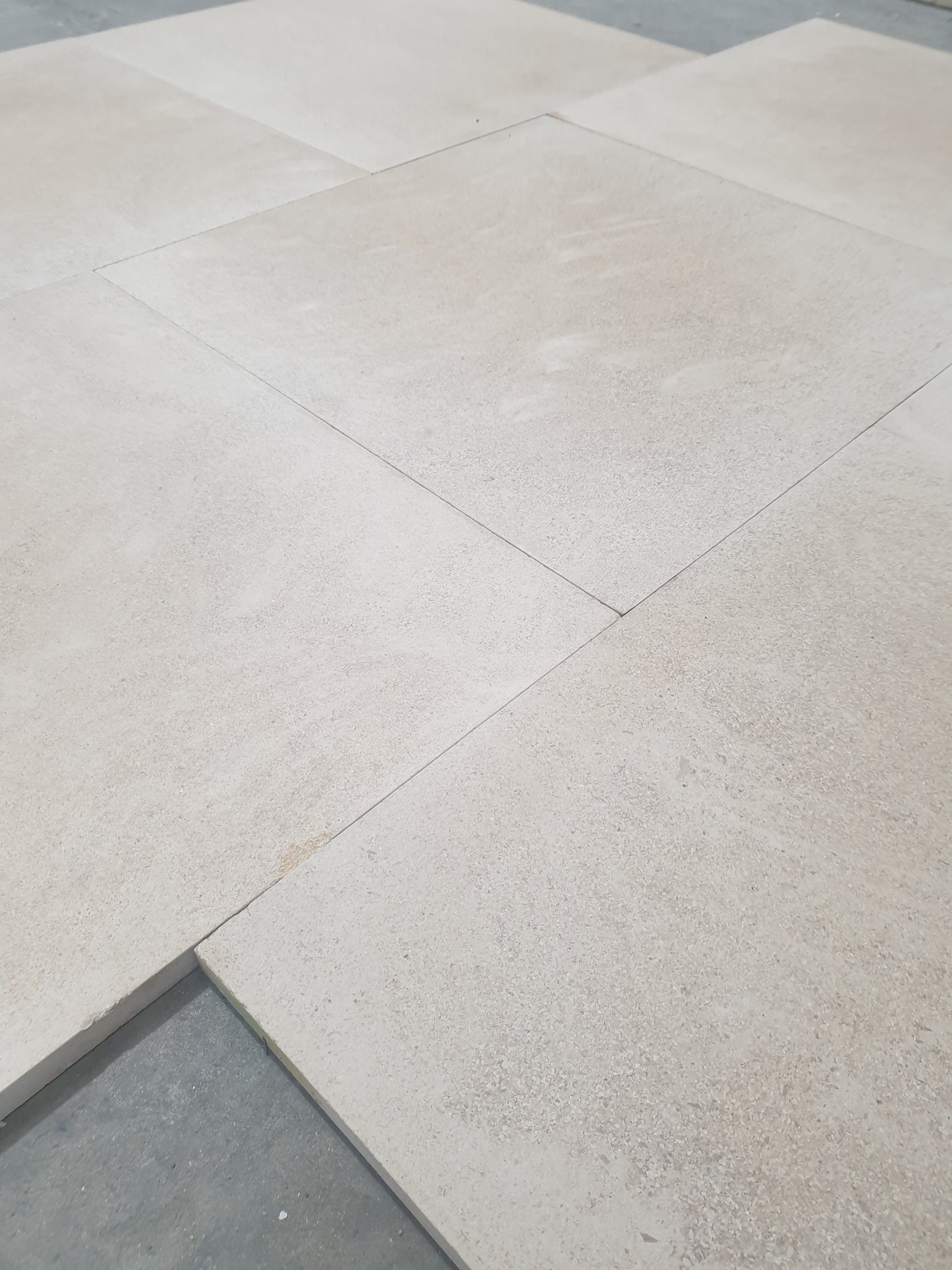 Cava 600 x 600 x 20mm