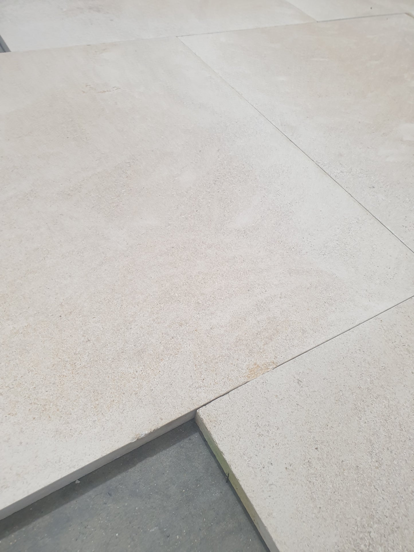 Cava 600 x 600 x 20mm