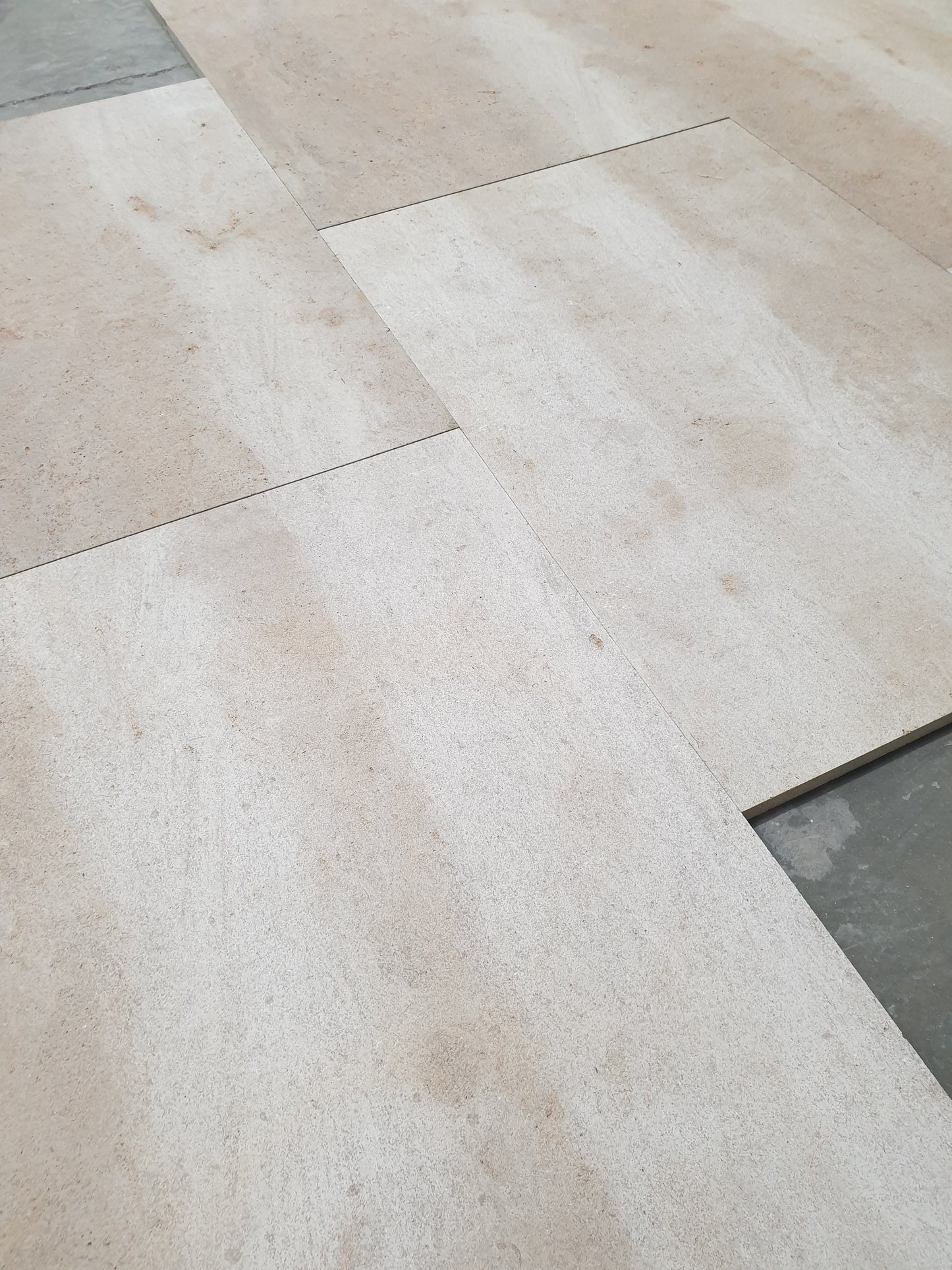 Brabazon 900 x600 x 20mm