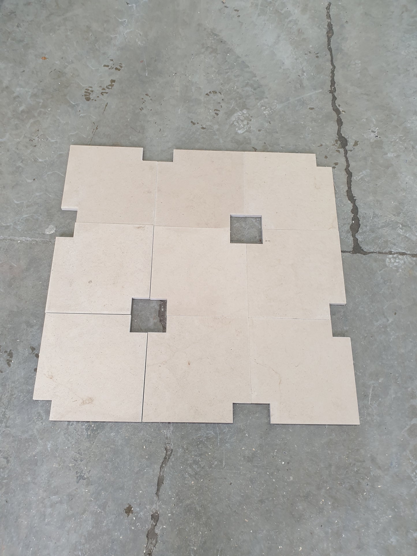 Sofia 400x400+2 sq cuts