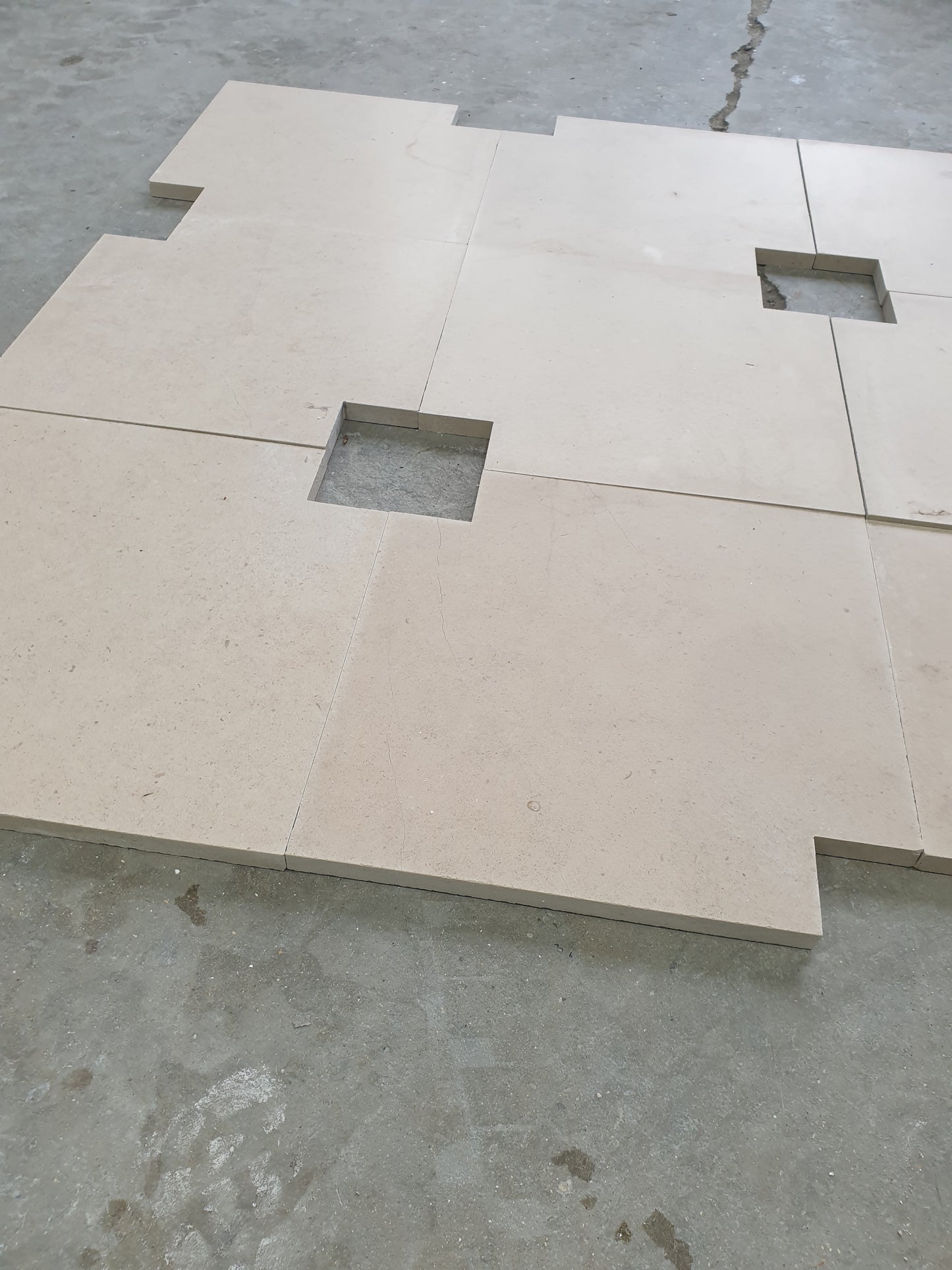 Sofia 400x400+2 sq cuts