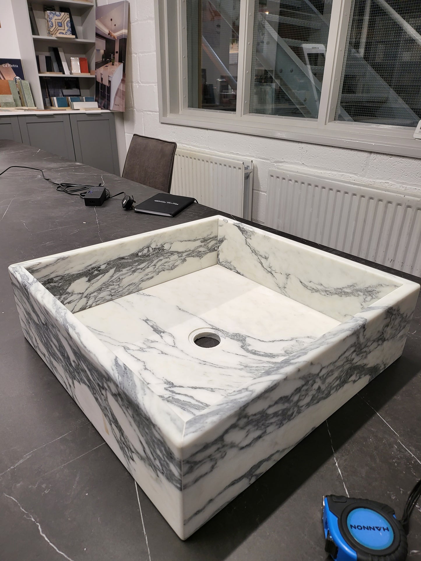 Arabescatto Marble Honed sit on basin